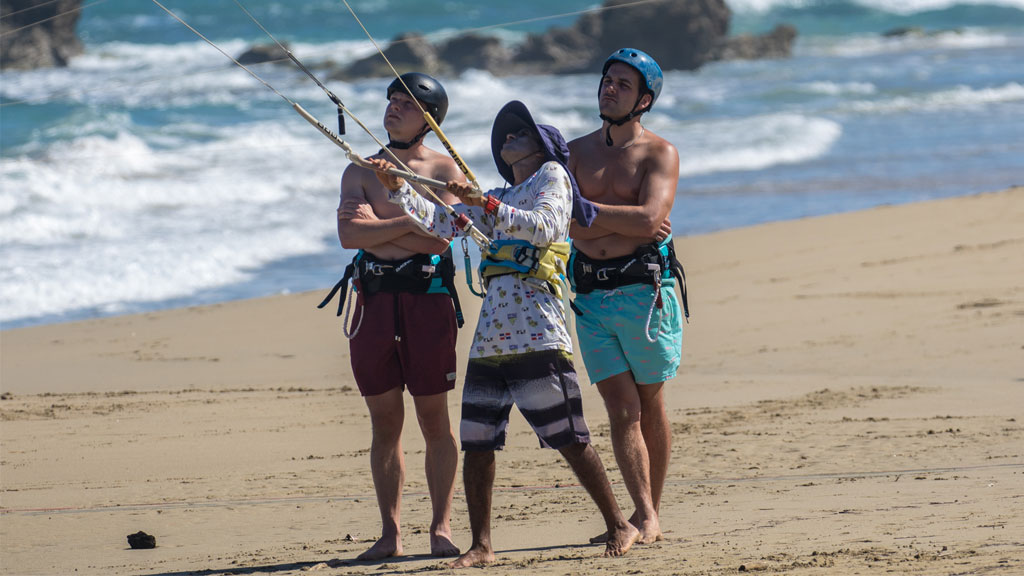 group-kiteboarding-lessons